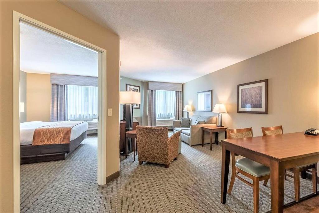 AmeriVu Inn&Suites - Chisago City Zewnętrze zdjęcie